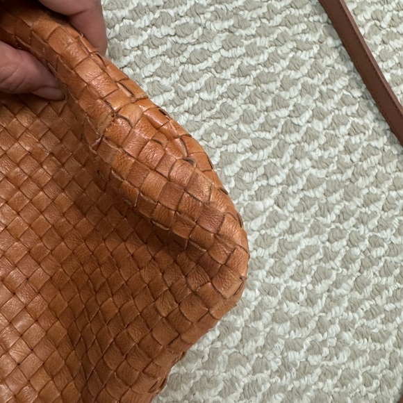Clare v petit moyen Woven Tan Leather bag - Picture 5 of 10